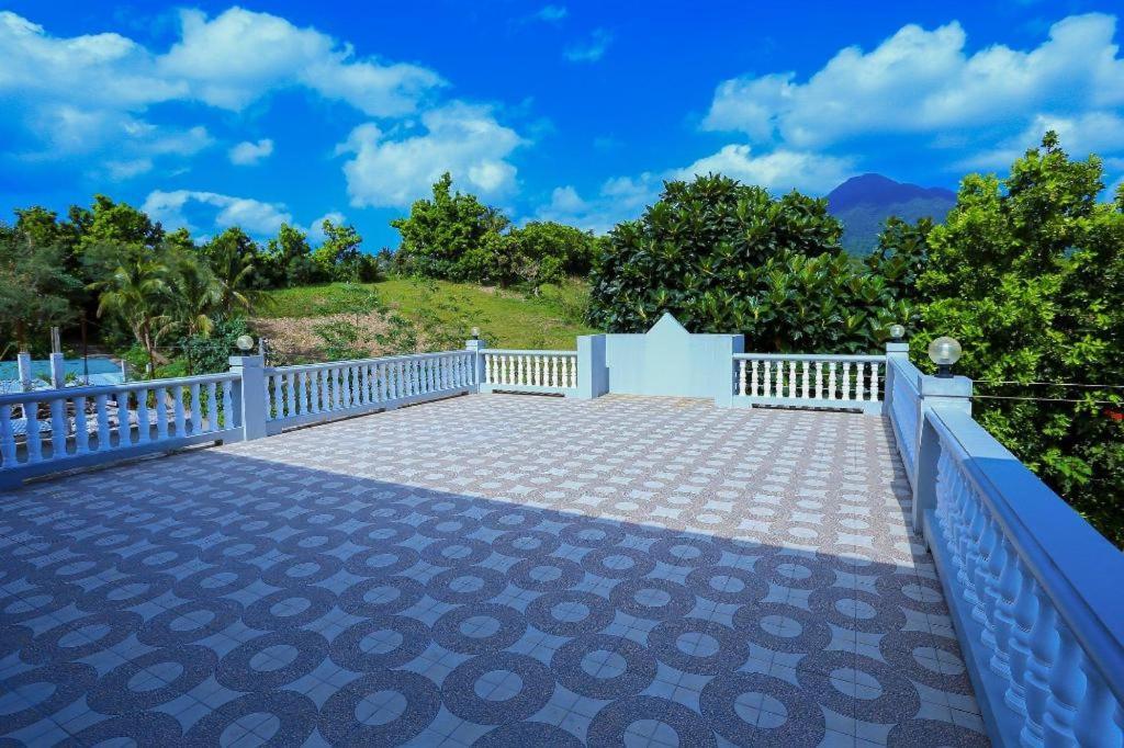 Hillside Villa Баско Экстерьер фото
